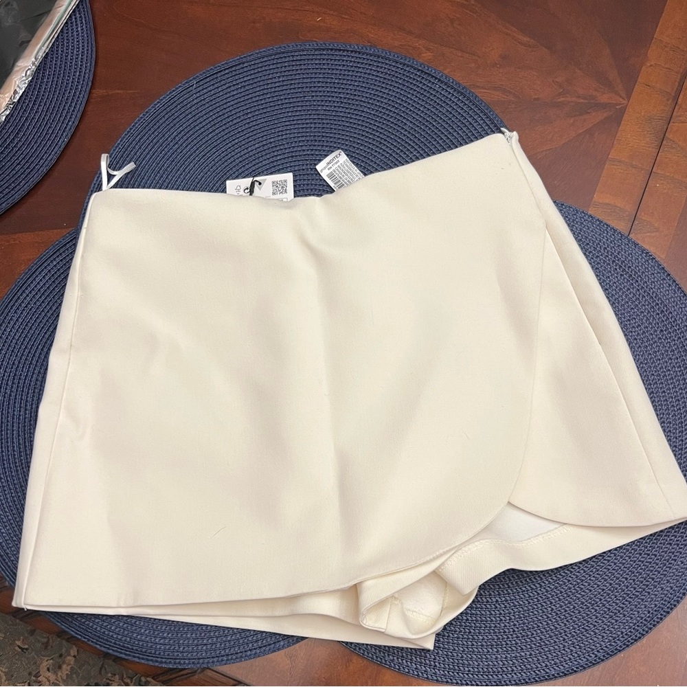 Zara shorts NWT ZISE XS